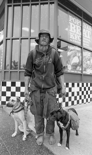 0998A001_ShawnNee_bwg